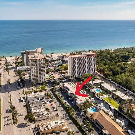 Woods Properties - A Block To The Beach!
